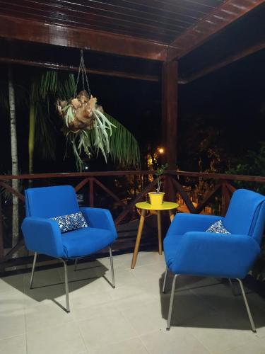 Balkons/terase, Casa com piscina, espaço gourmet e salão de jogos. (Casa com piscina, espaco gourmet e salao de jogos.) in Guapimirim