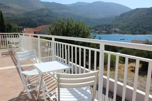  Apartments Villa Eva, Pension in Slano