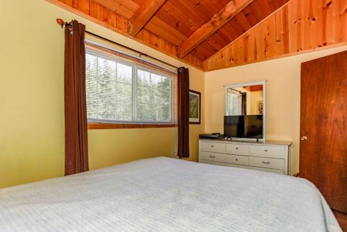 Lazy Bear Lodge-1235 by Big Bear Vacations - image 11