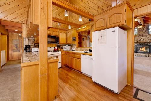 Moose Creek Chalet-1237 by Big Bear Vacations - image 12