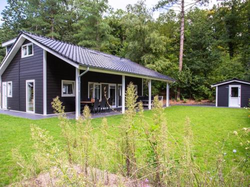  Beautiful house with covered terrace in Rhenen in Rhenen