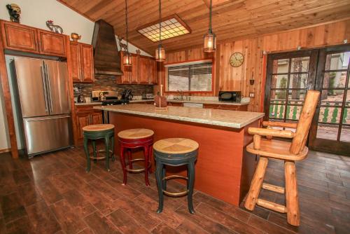 Pines and Needles-1454 by Big Bear Vacations - image 12