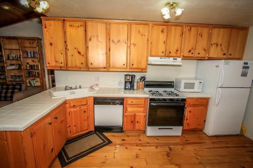 Forest Treehouse-1473 by Big Bear Vacations - image 6