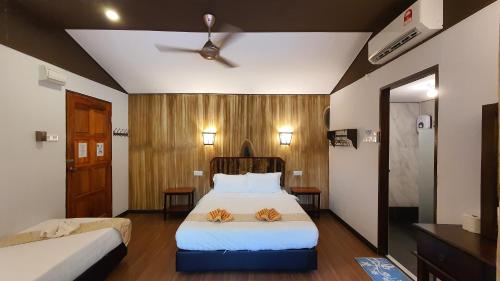 Bilit Adventure Lodge - Tap to explore photos