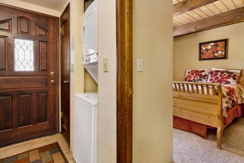Midnight Howl-1536 by Big Bear Vacations - image 10