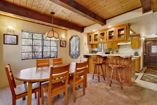 Midnight Howl-1536 by Big Bear Vacations - image 10