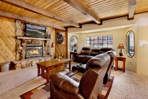 Midnight Howl-1536 by Big Bear Vacations - image 12