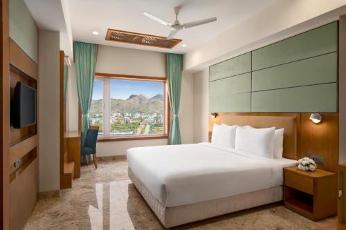 Deluxe King Room - Non-Smoking room in Howard Johnson by Wyndham Udaipur Roop Nagar