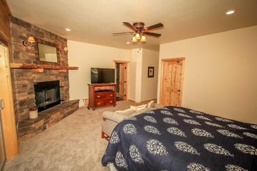 Cornerstone Lodge-1559 by Big Bear Vacations - image 10