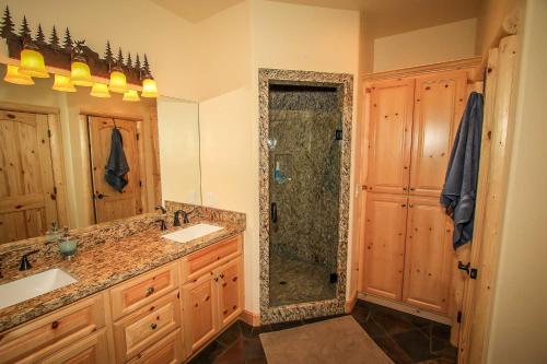 Cornerstone Lodge-1559 by Big Bear Vacations - image 14