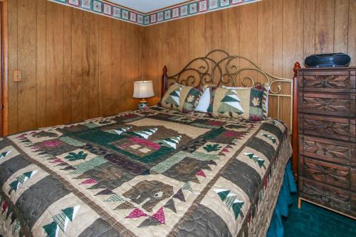 Avalon Hide Out-1336 by Big Bear Vacations - image 2