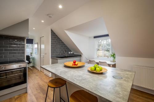 廚房, Modern and Stylish WoodHous in 因弗魯