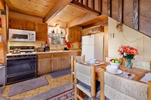 Three Bears Cabin-1574 by Big Bear Vacations - image 6