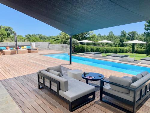 Grande Villa Design avec Piscine au Calme gîte à louer Torre