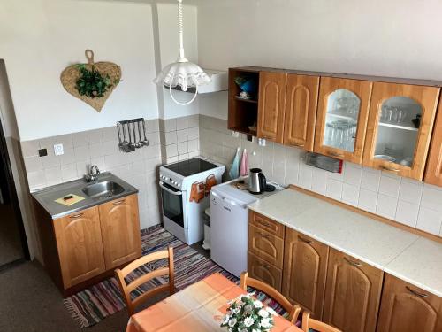 Kitchen, Apartman Na Kopecku in Modrava