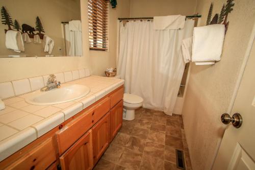 Bear Claw Bungalow-379 by Big Bear Vacations - image 11