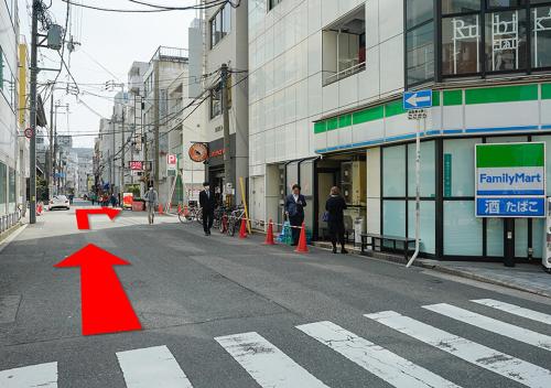 Yeah Room Namba - 출입구