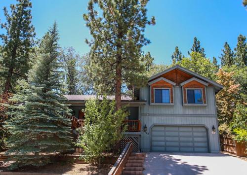 Diamond Houzz-1867 by Big Bear Vacations - main image