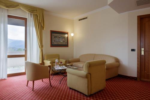 Junior Suite (3 adults) with Terrace and Pool Access