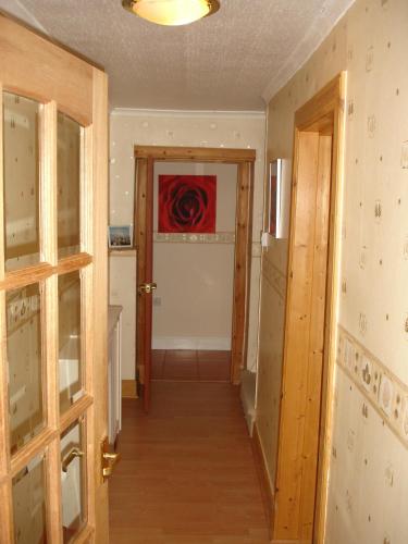 RoSE COTTAGE THREE BEDROOM HOUSE WITH PARKING Summer Special in Carsphairn