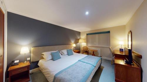 Double or twin room, economy