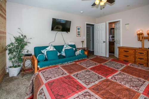 Kitkats Hideaway-1874 by Big Bear Vacations - image 2