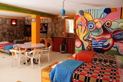 6 twin beds