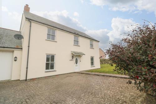 15 Tower Meadows, Penzance (photo 2)