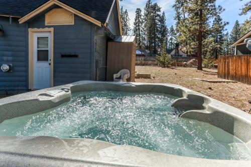 Mountain Cottage-1882 by Big Bear Vacations - image 7