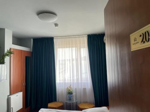 1 double bed