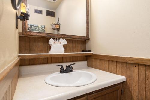 Luxury Lodge-1888 by Big Bear Vacations - image 10