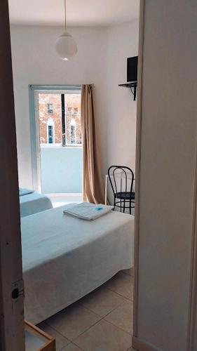 Twin Room with Extra Bed image 1