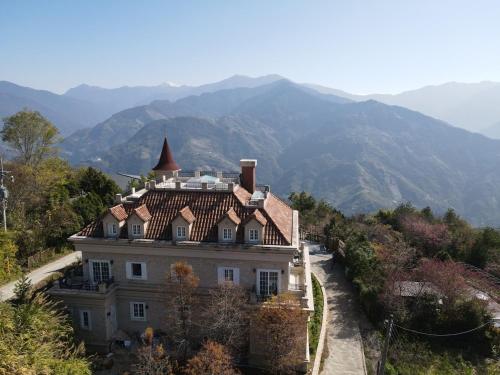Castle On A Cloud, Renai (fotografie 6)