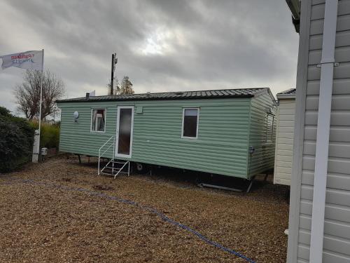 Spacious 2 Bed ,Sleeps 6 Caravan Self Catering California Cliffs Holiday Park gîte à louer Camelot Gas Field