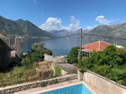 Apartment with swimmingpool, seaview and large terrace, 1st floor, min 2 persons