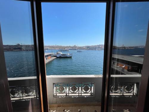 Weingart Seaside Hotel, Стамбул (фото 8)