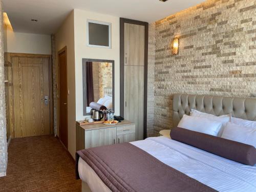 Weingart Seaside Hotel, Стамбул (фото 4)