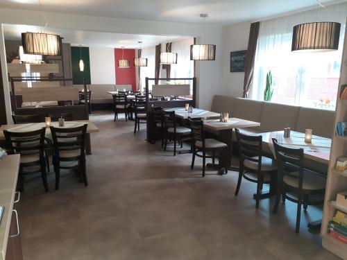 Restaurante, Weinhaus Hotel in Norden