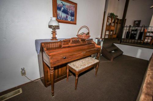 Colbert Cabin-966 by Big Bear Vacations - image 12