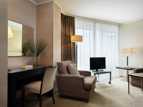 Galaxy Iraklio Hotel - image 8