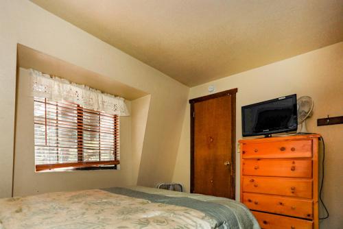 Birdie Cabin-1328 by Big Bear Vacations - image 12