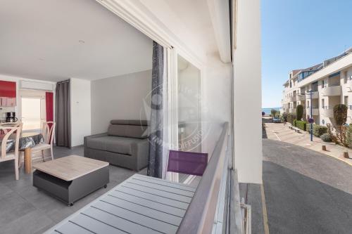 AS21512 - Studio Cabine vue mer latérale avec parking privé à 20m de la plage