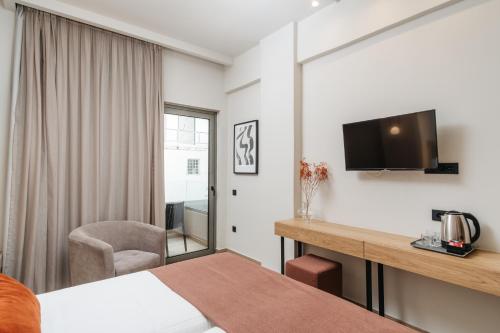 The City Hotel & Suites - image 8
