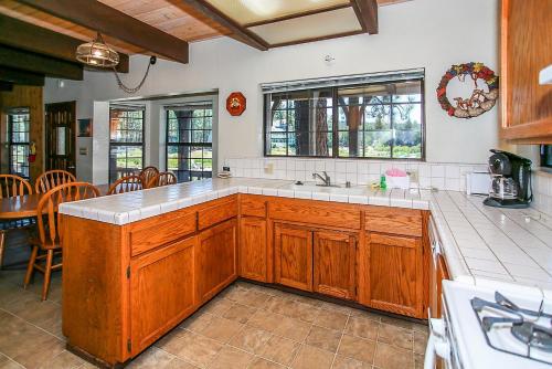 Breezy Estate-114 by Big Bear Vacations - image 11