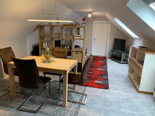 Ferienwohnung Sunny - Moderne Ferienwohnung im Grunen in Saarbrucken-West 4.6km von Bengeser Straße entfernt