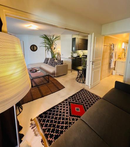 Superior One-Bedroom Apartment (2 Adults)