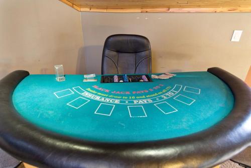 Grand Forest Lodge-1884 by Big Bear Vacations - image 6