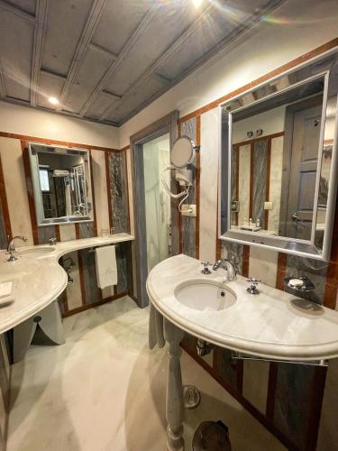 Classic Doppel- oder Zweibettzimmer mit Whirlpool-Badewanne - Einzelnutzung - Nicht kostenfrei stornierbar Las Casas de la Judería de Córdoba 9
