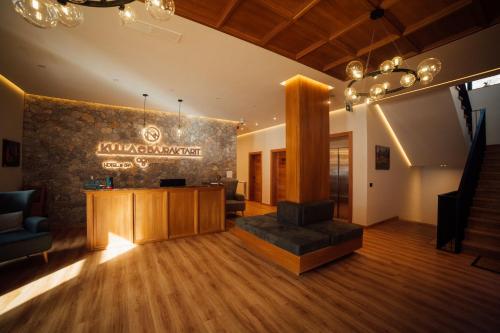 Vestabils, Hotel Kulla e Bajraktarit in Vrita