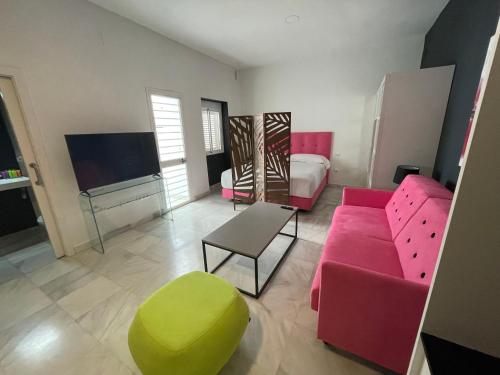 Studio Apartment image 3